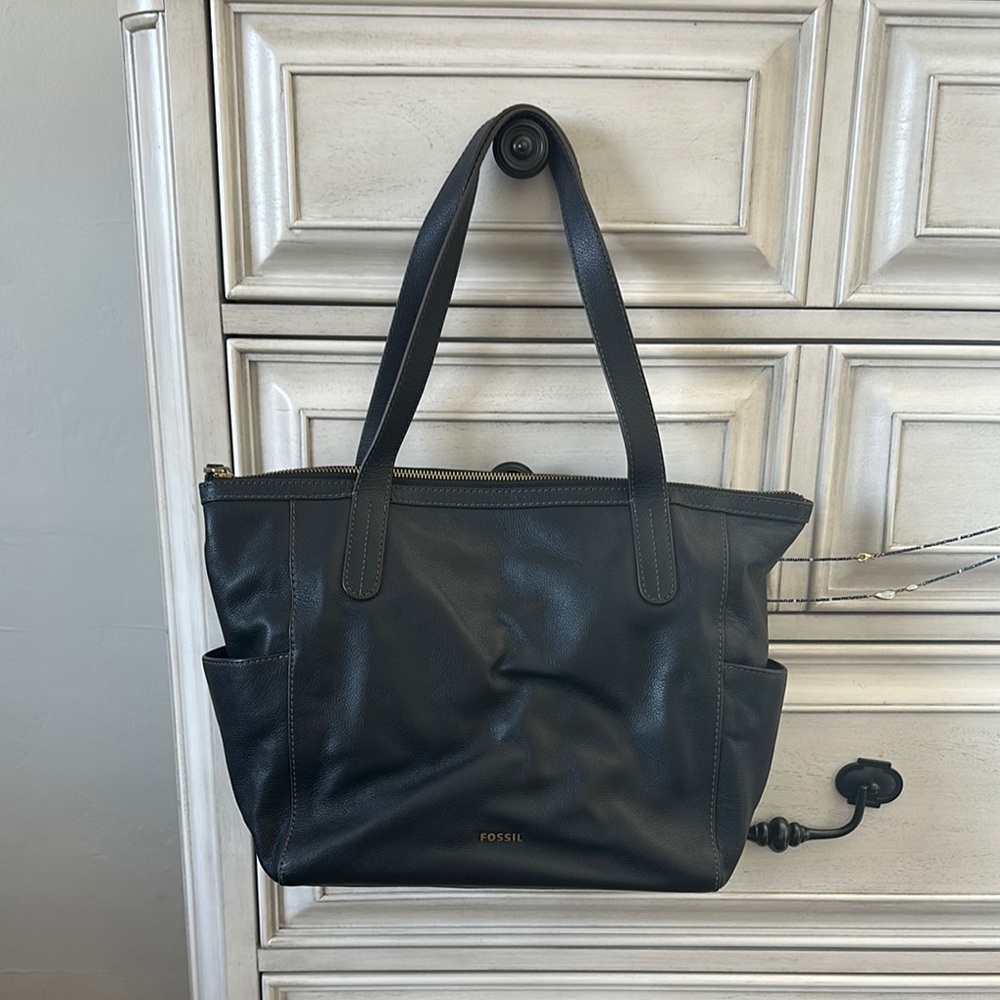Fossil Black Tote Bag with Sleek Design and Durable Material